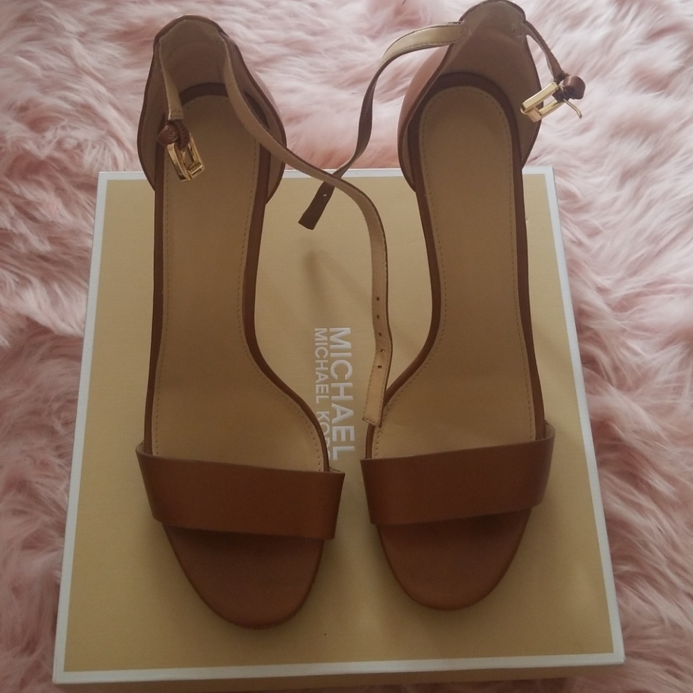 Michael Kors Hutton Sandal